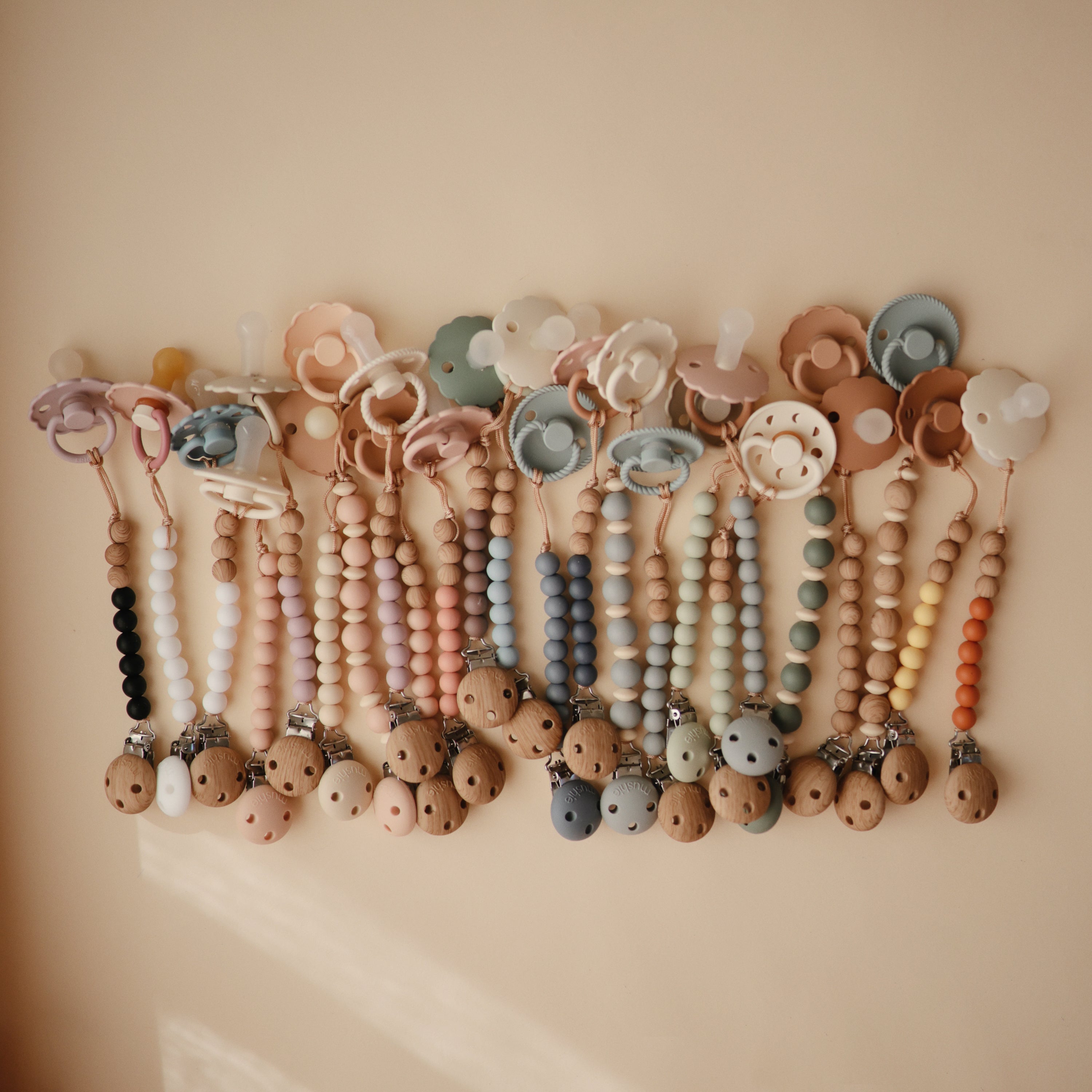 Image of Silicone Pacifier Clip | Eva